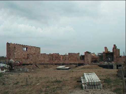 muro pradzia.jpg (44563 bytes)